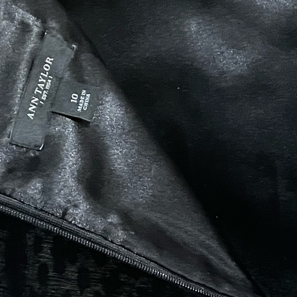 Ann Taylor skirt, lined blk/leopard print - Picture 2 of 3